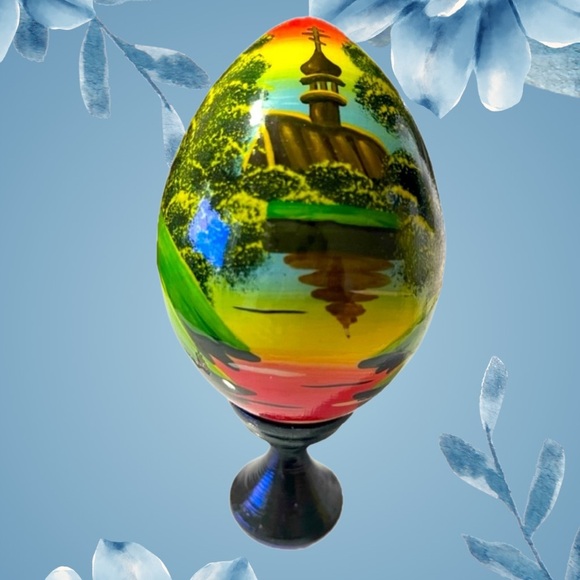 Vintage Black Russian Hand Painted Lacquer Wood Egg Church w/ Stand Signed - Picture 1 of 9